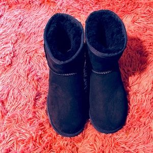 Ugg short boots